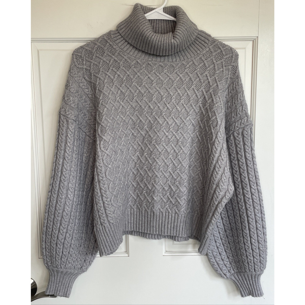 Elie. Tahari Women's Gray Cable Knit Turtleneck Sweater Sz L Balloon Slvs Cozy